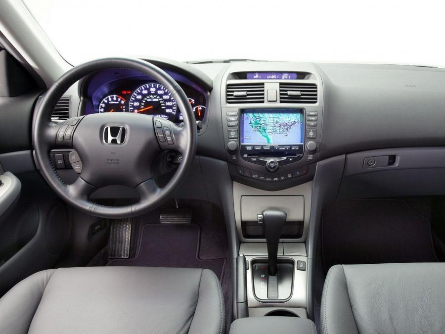  Honda Accord Hybrid 2005 года  (US) (фото 2 из 30)